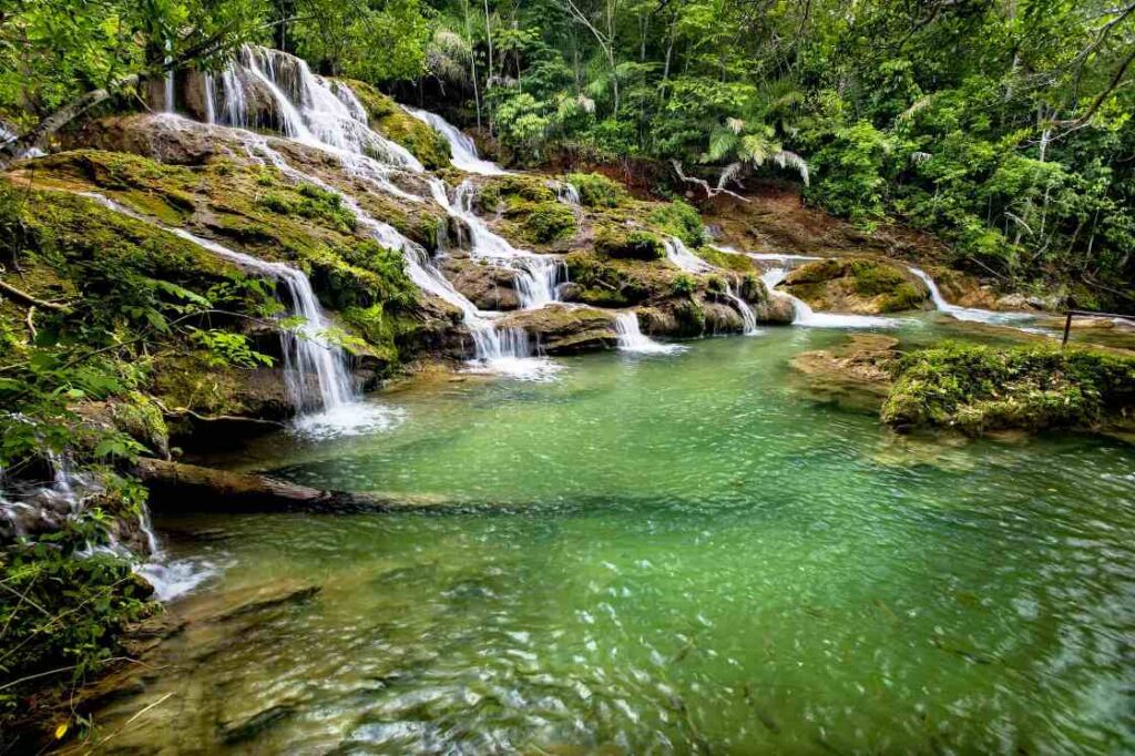 Cachoeira do Rio do Peixe é um verdadeiro espetáculo natural