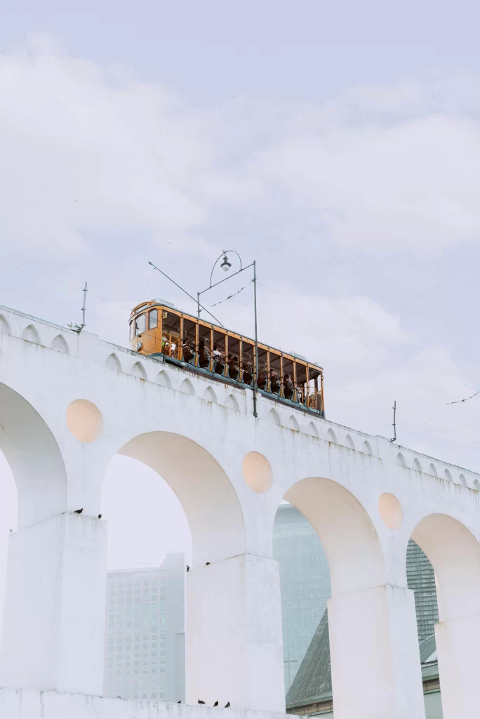 Bondinho sobre os Arcos da Lapa